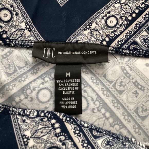 INC. women’s high rise palazzo pants, sz M, blue bandana print, polyester - Picture 3 of 5